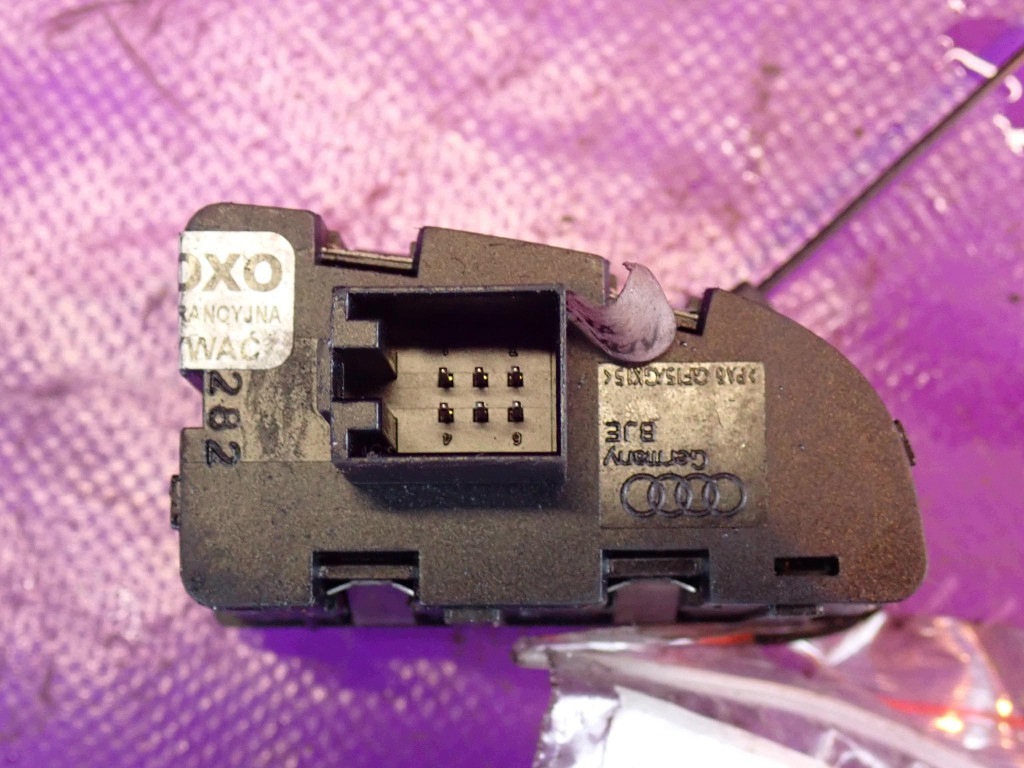 Interruptor guantera Audi A6 C6 04-08 6 pines image 3