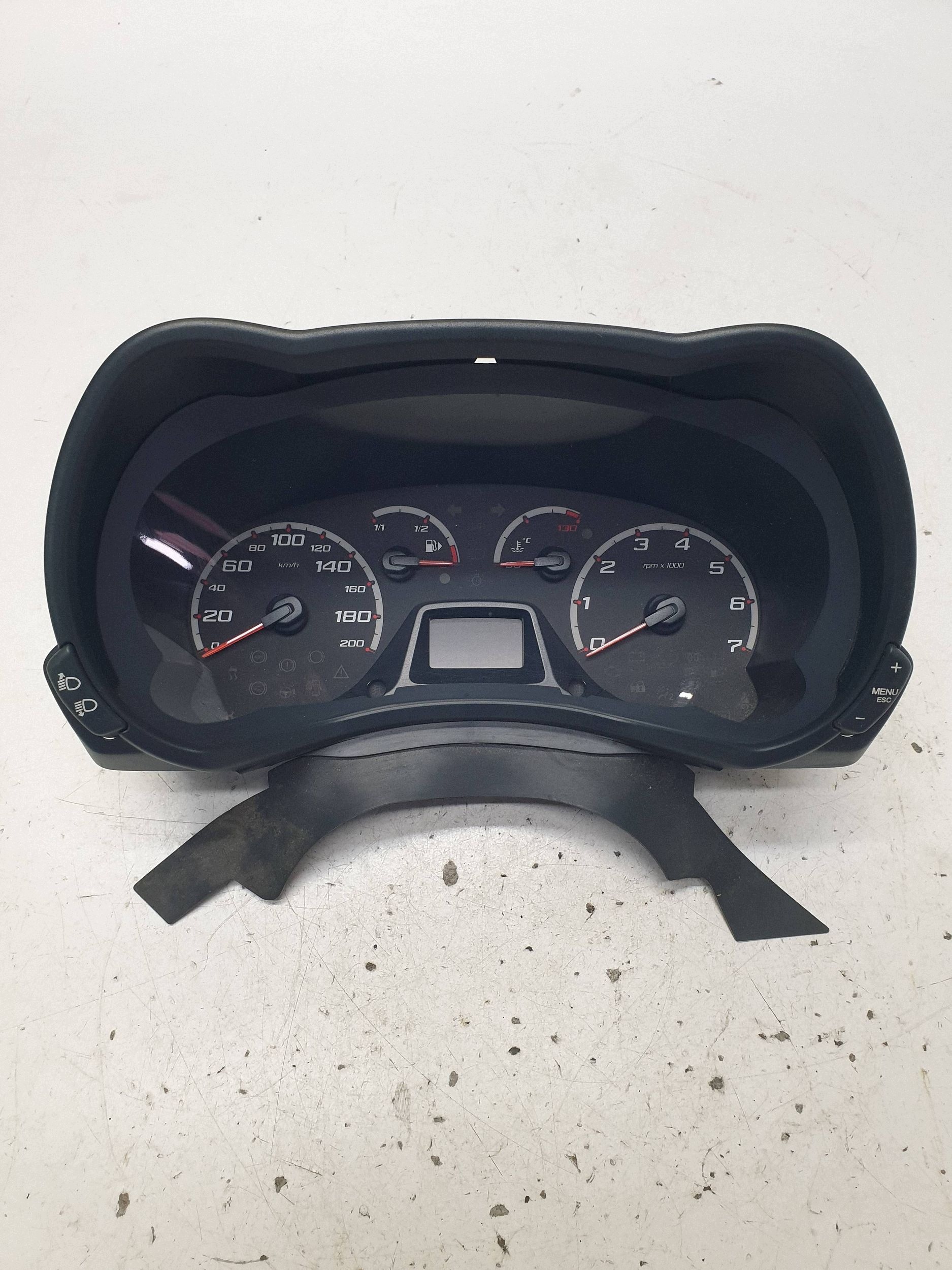 Instrumentbräda Ford KA II 1.2 Bensin 5550050519 image 2