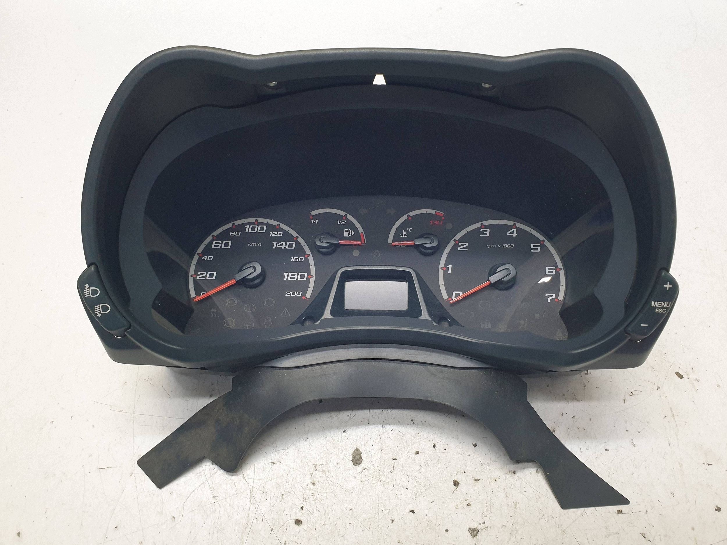 Instrumentbräda Ford KA II 1.2 Bensin 5550050519 image 3