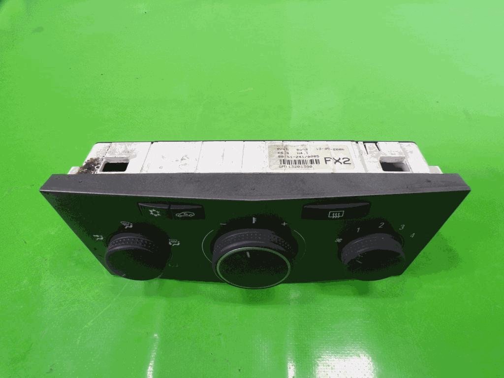 Panel de ventilación Opel Astra H HB usado OEM F-396848-