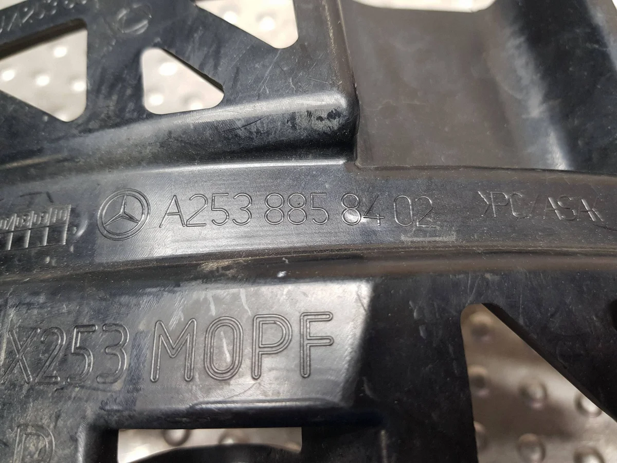Fäste stötfångare höger bak Mercedes GLC A2538858402 image 5