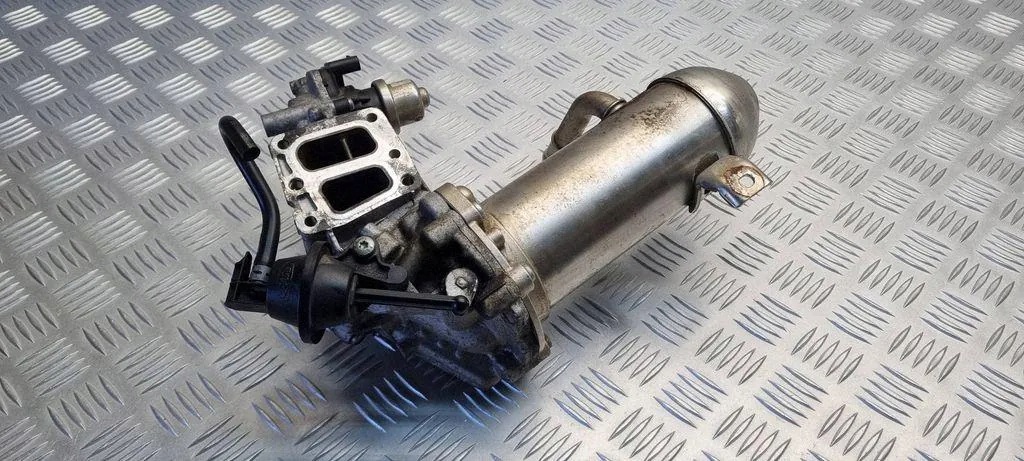 Radiateur Ford GK2Q9U438AG occasion image 2
