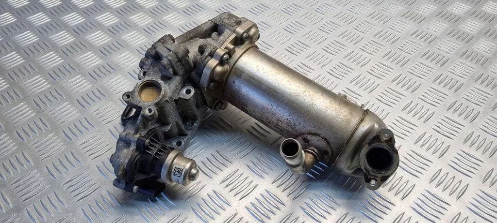 Radiateur Ford GK2Q9U438AG occasion image 4