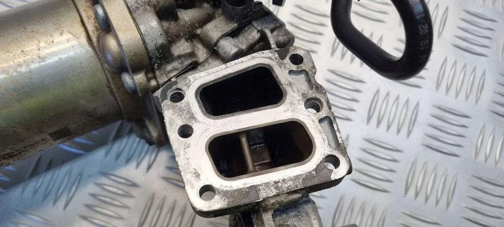 Radiateur Ford GK2Q9U438AG occasion image 6