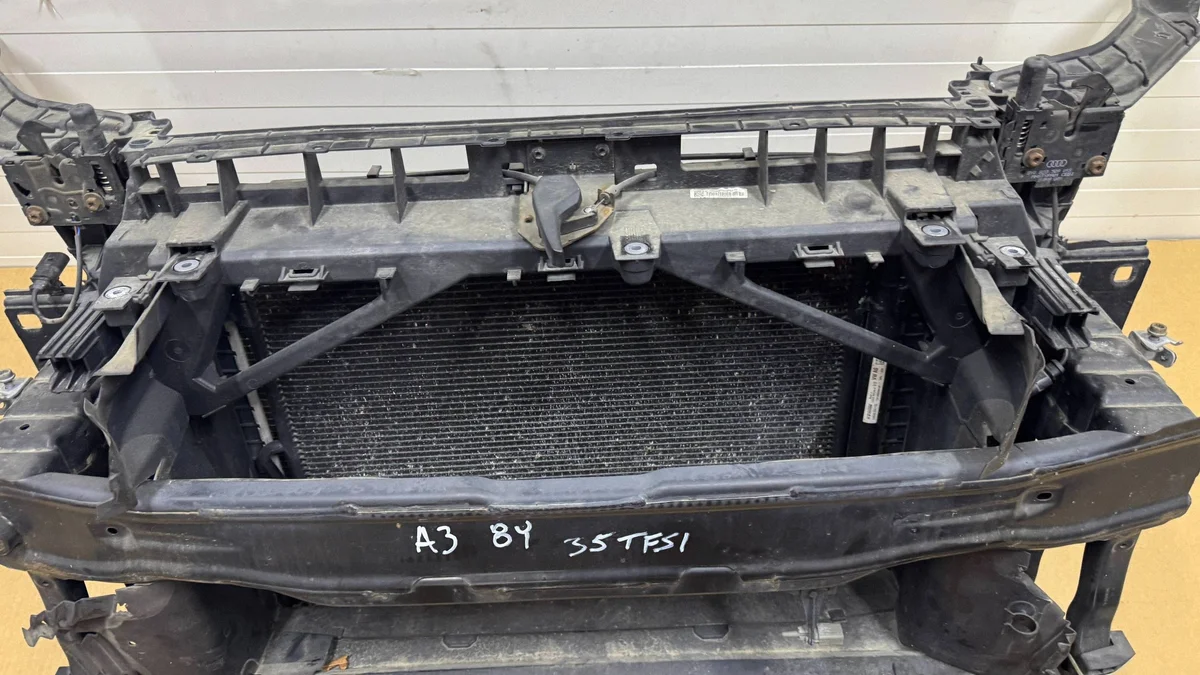 Frontpanel Audi A3 8Y 35 TFSI 2020-2024 image 6