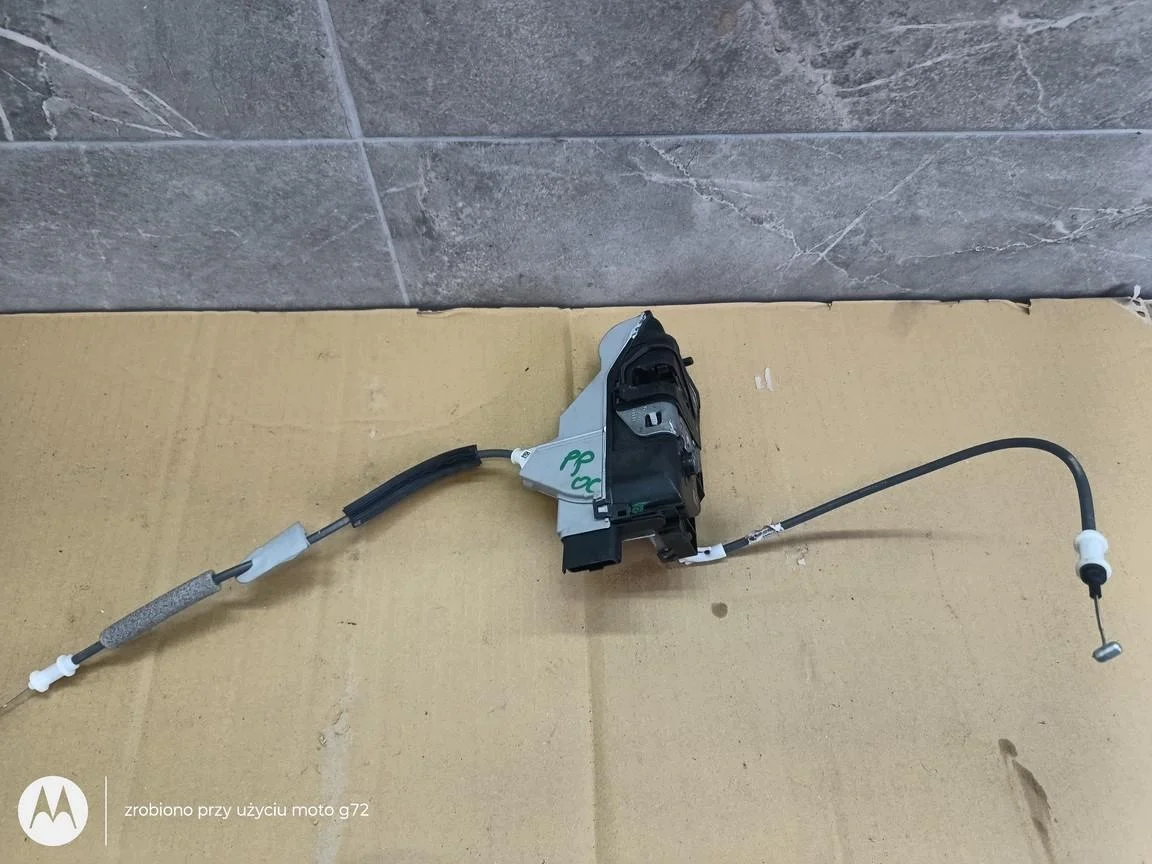 Opel Corsa F 19r- Oikea etuslokero 16944415