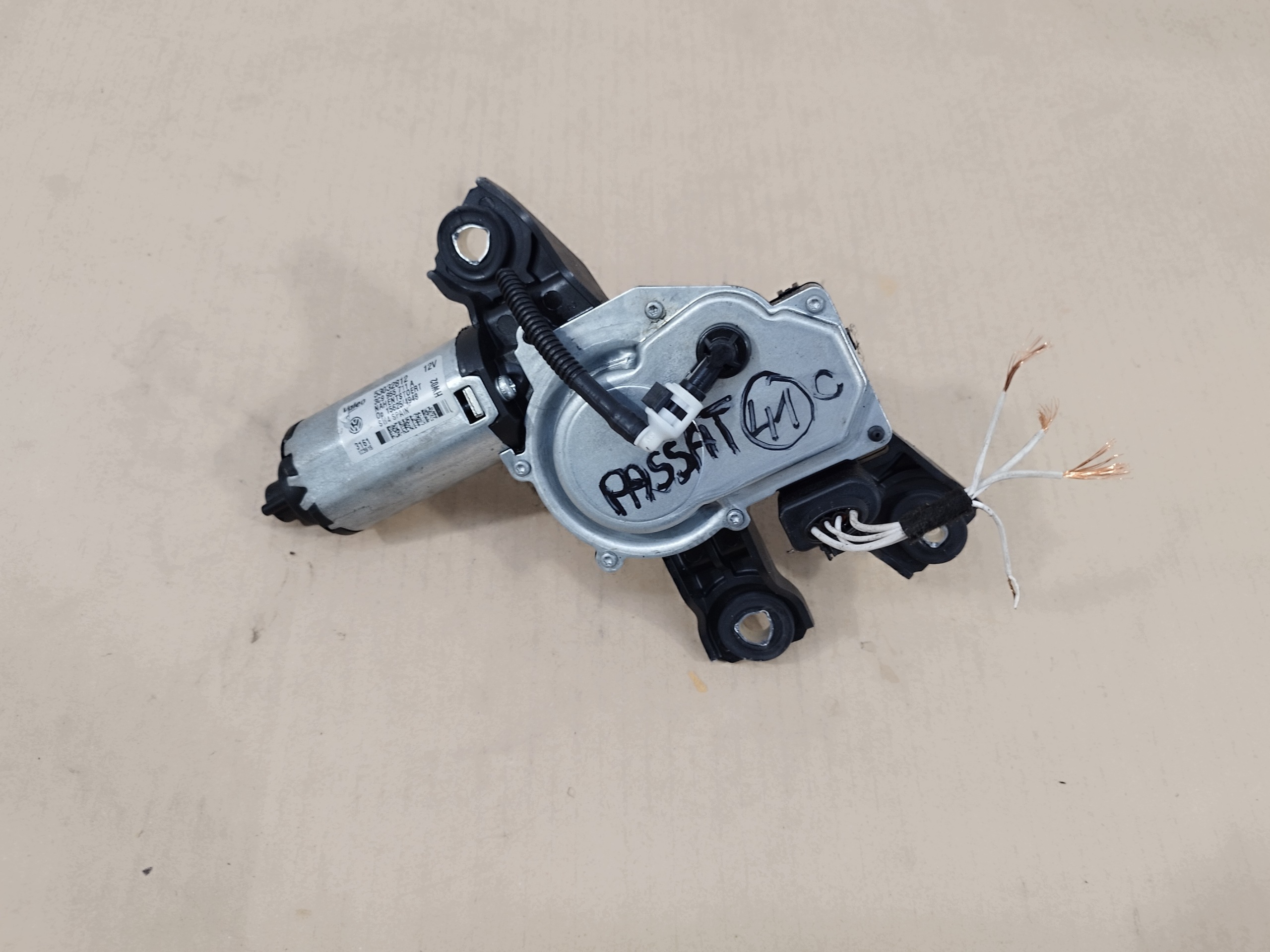 Motor baklucka VW Passat B7 Kombi image 2