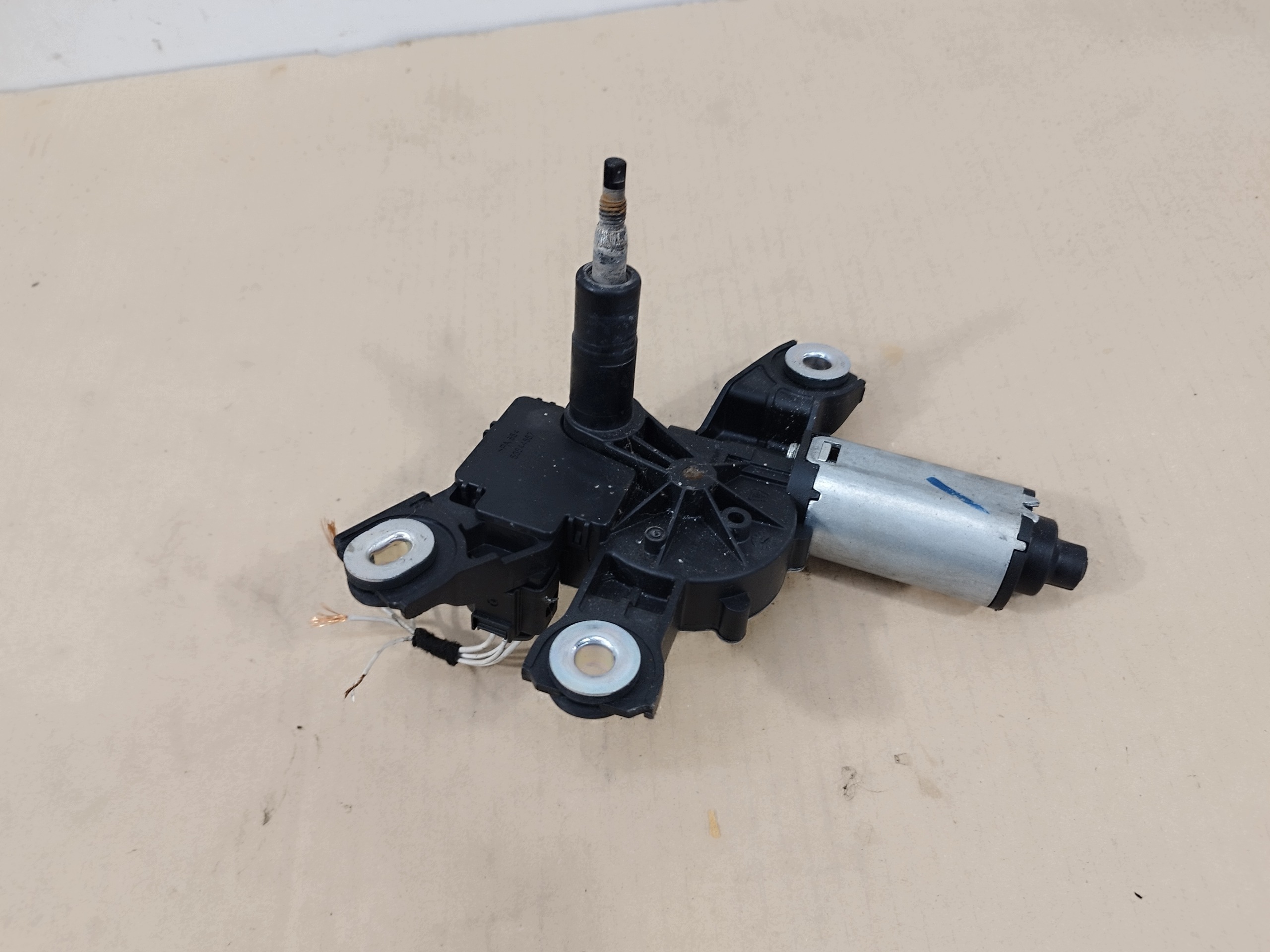 Motor baklucka VW Passat B7 Kombi image 3