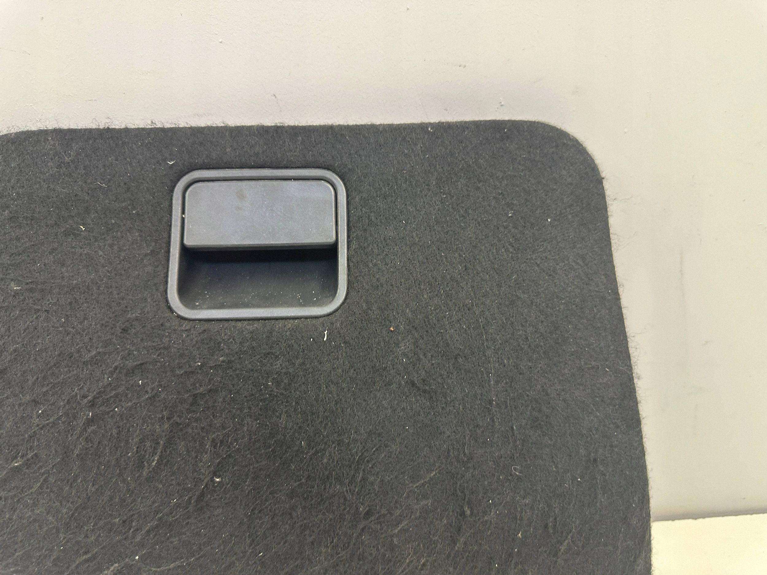 Lexus IS III bagagerumsfackslock 6172153010 image 4