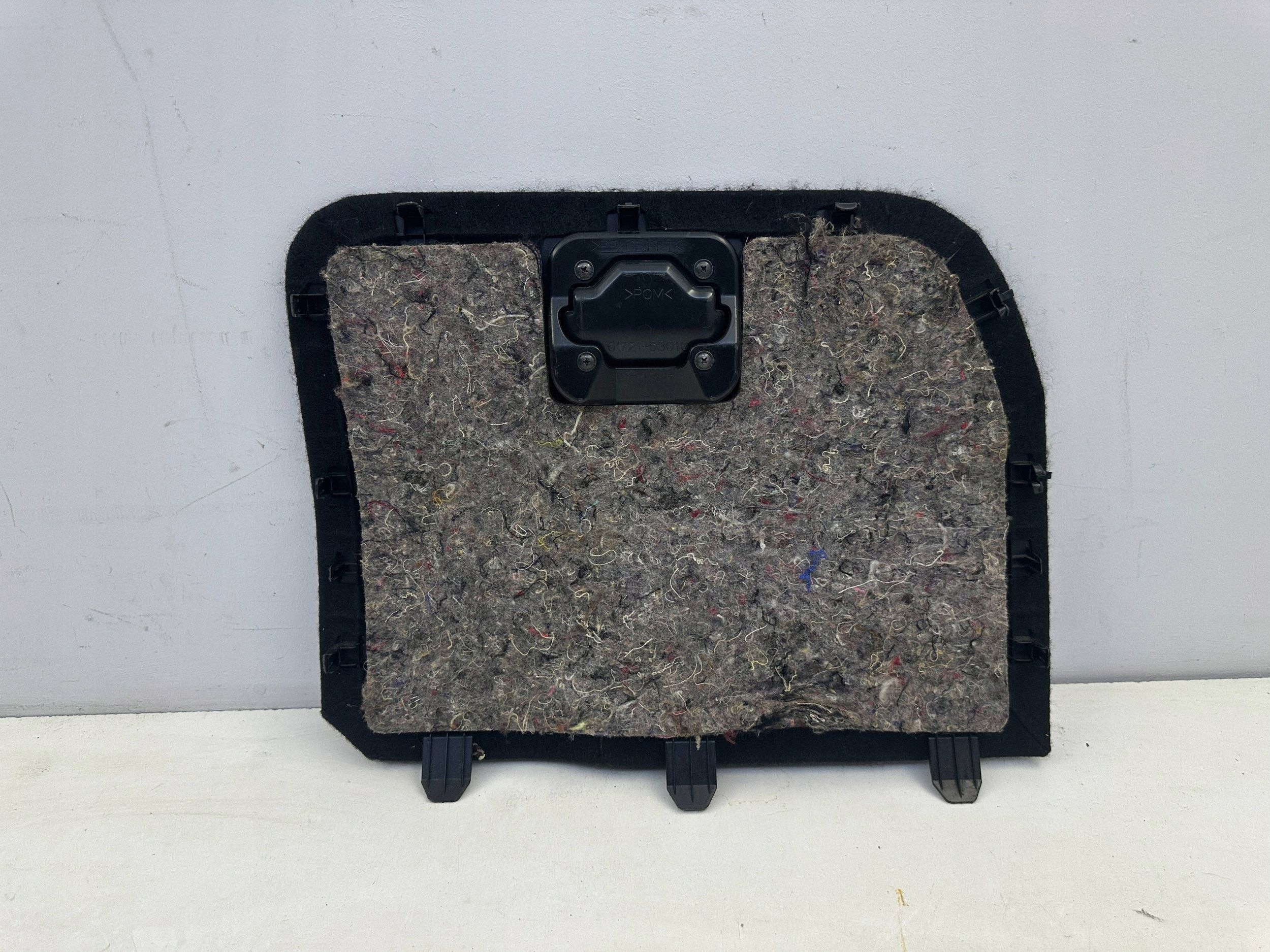 Lexus IS III bagagerumsfackslock 6172153010 image 7