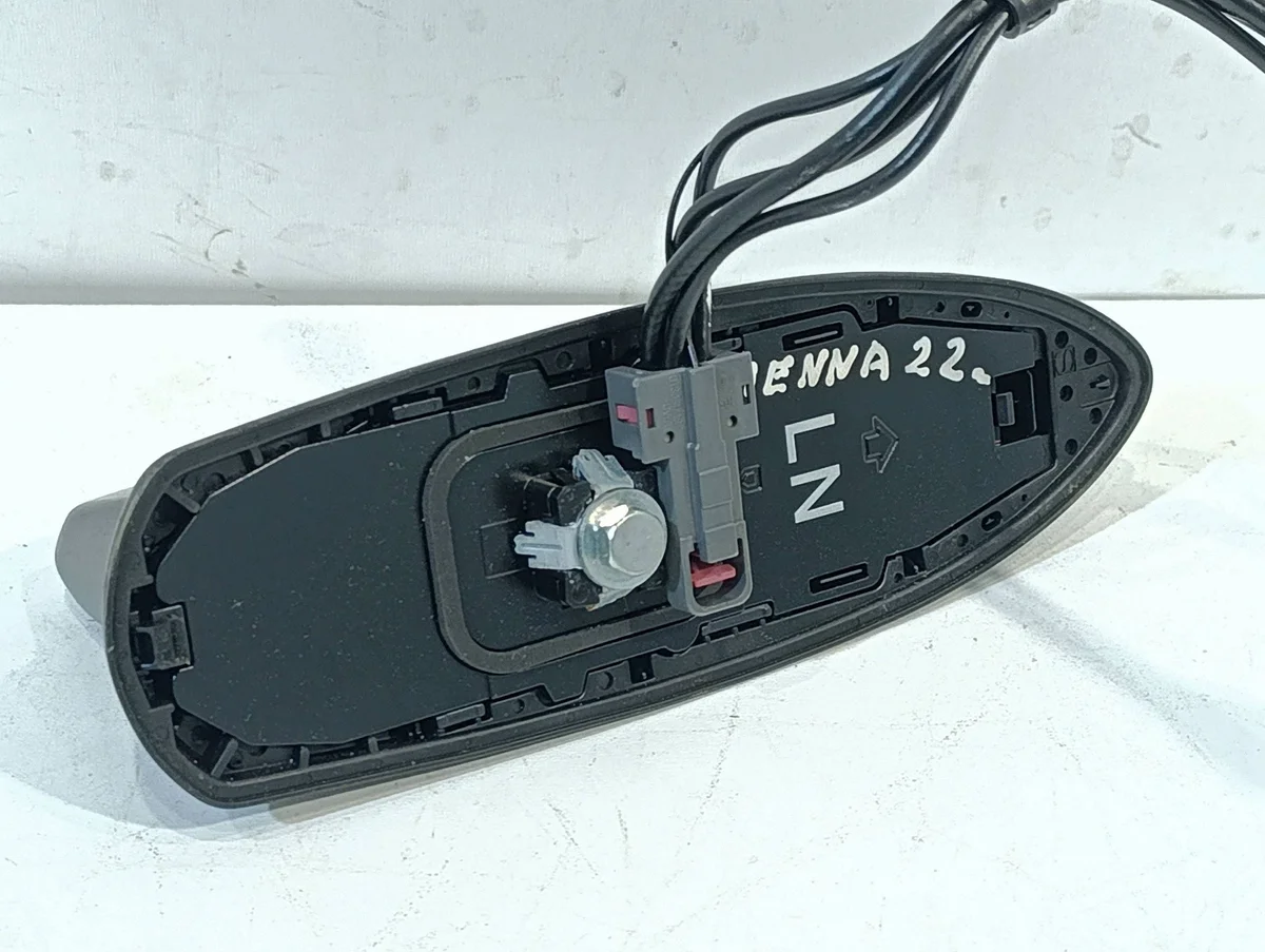 GPS Antenne (Haifischflosse) Toyota Sienna image 4