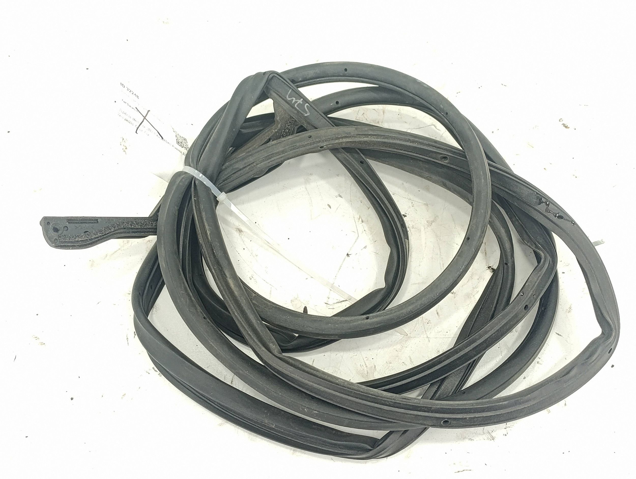 Vedação Porta Toyota Sienna XL40 IV Usada image 3