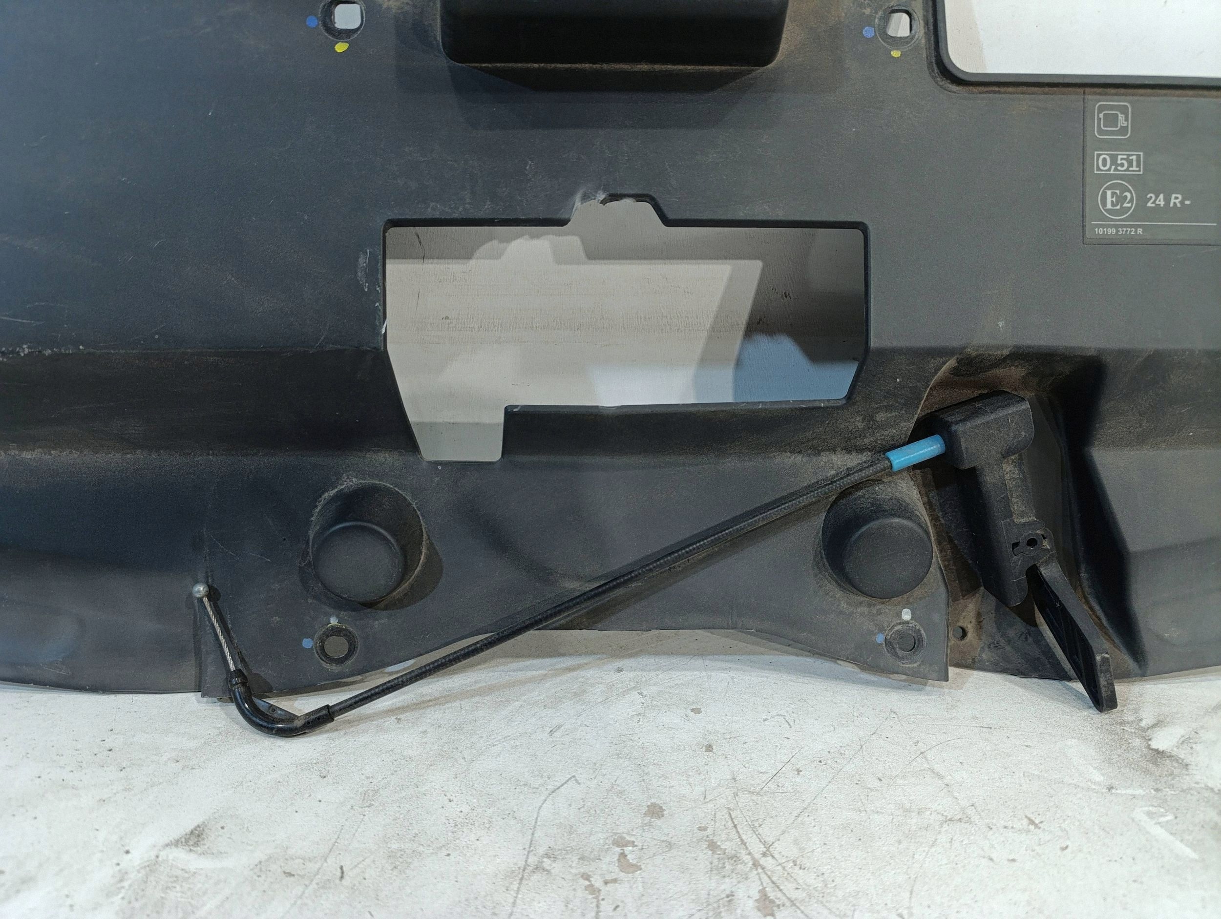 Övre frontpanel Renault Trafic III 620366902R image 4