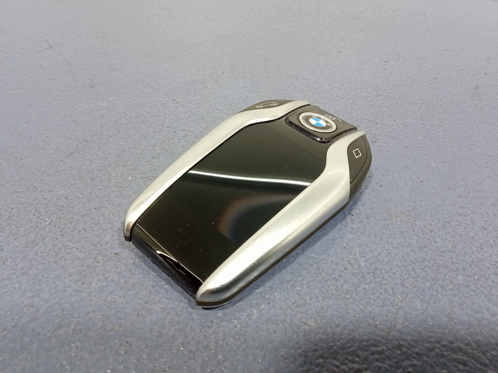 BMW X G05 G06 G11 G12 Näyttöavain