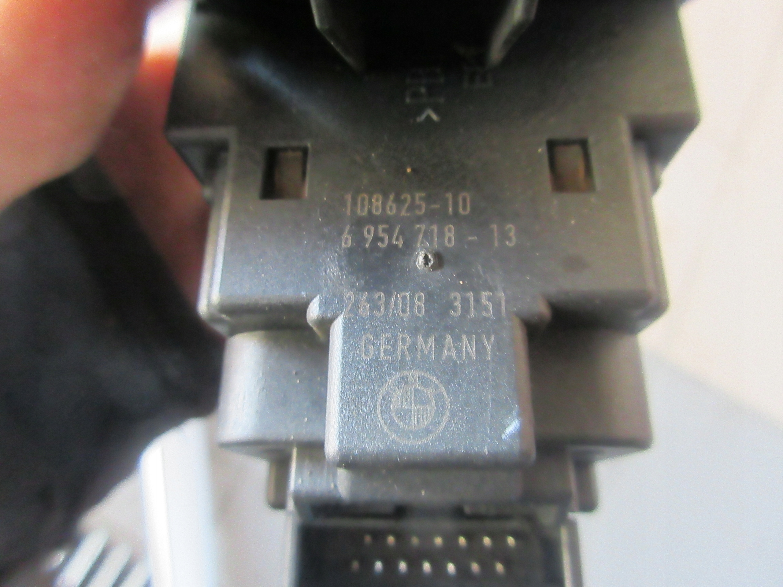 BMW E87 LIFT Startnyckel 1.6B OE 6954718 image 3