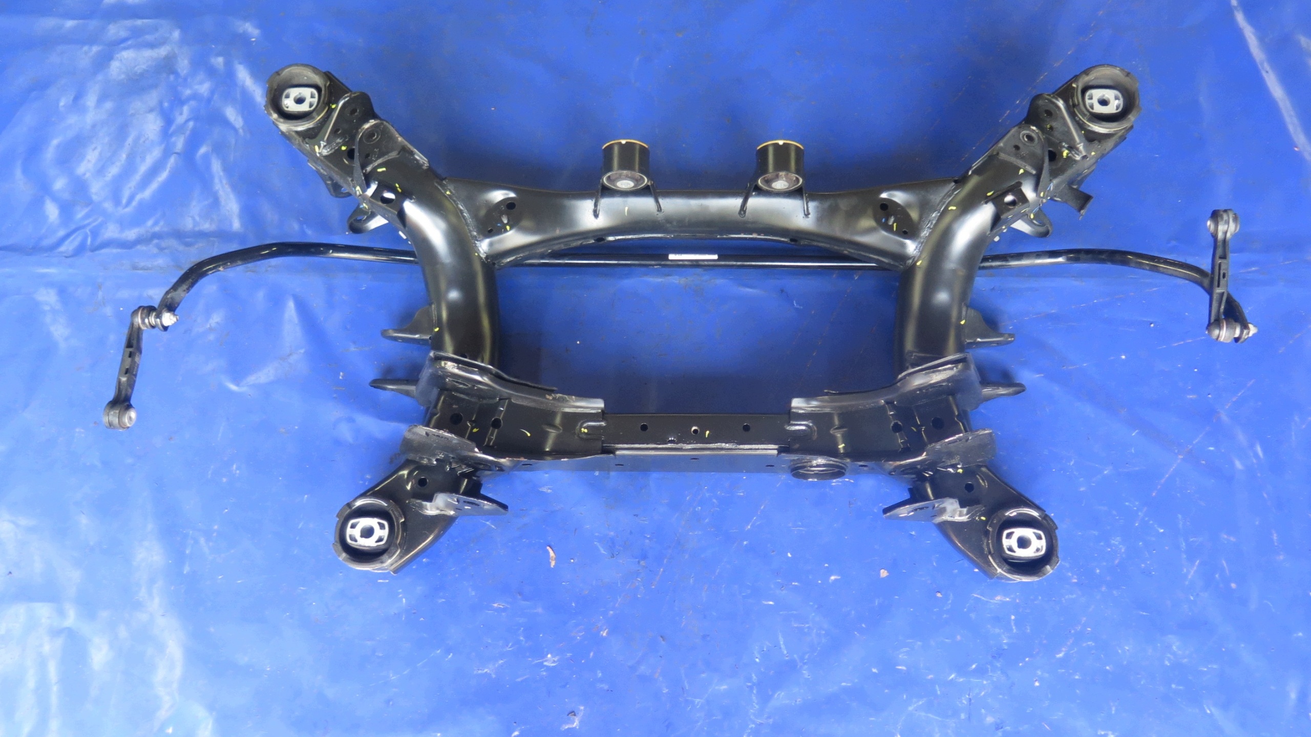 BMW X3 G01 Traverse Arrière Suspension image 2