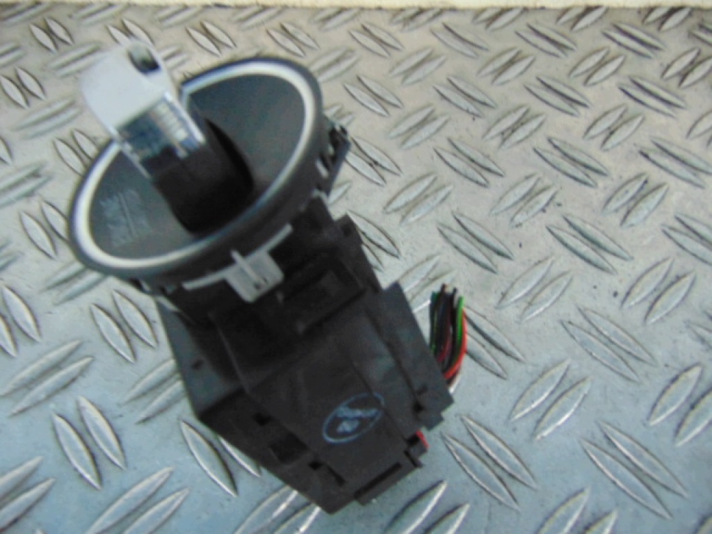 VW Passat Start/Stop -virtalukko I-133696-