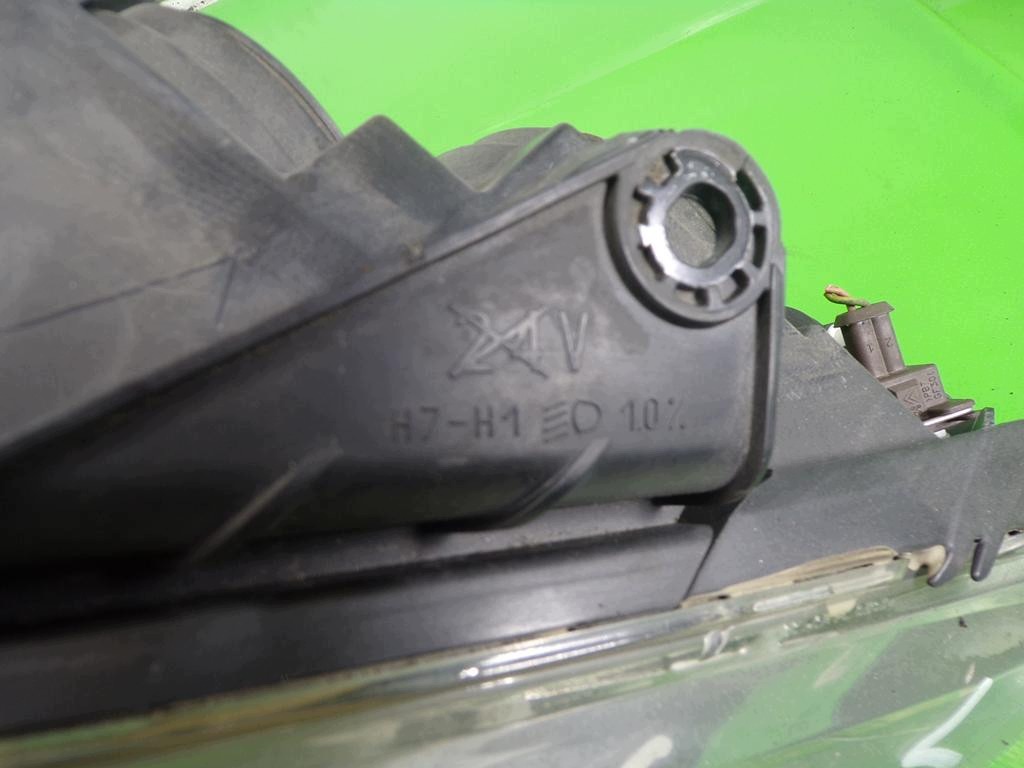 Peugeot 206 etuvalo vasen F-406117-