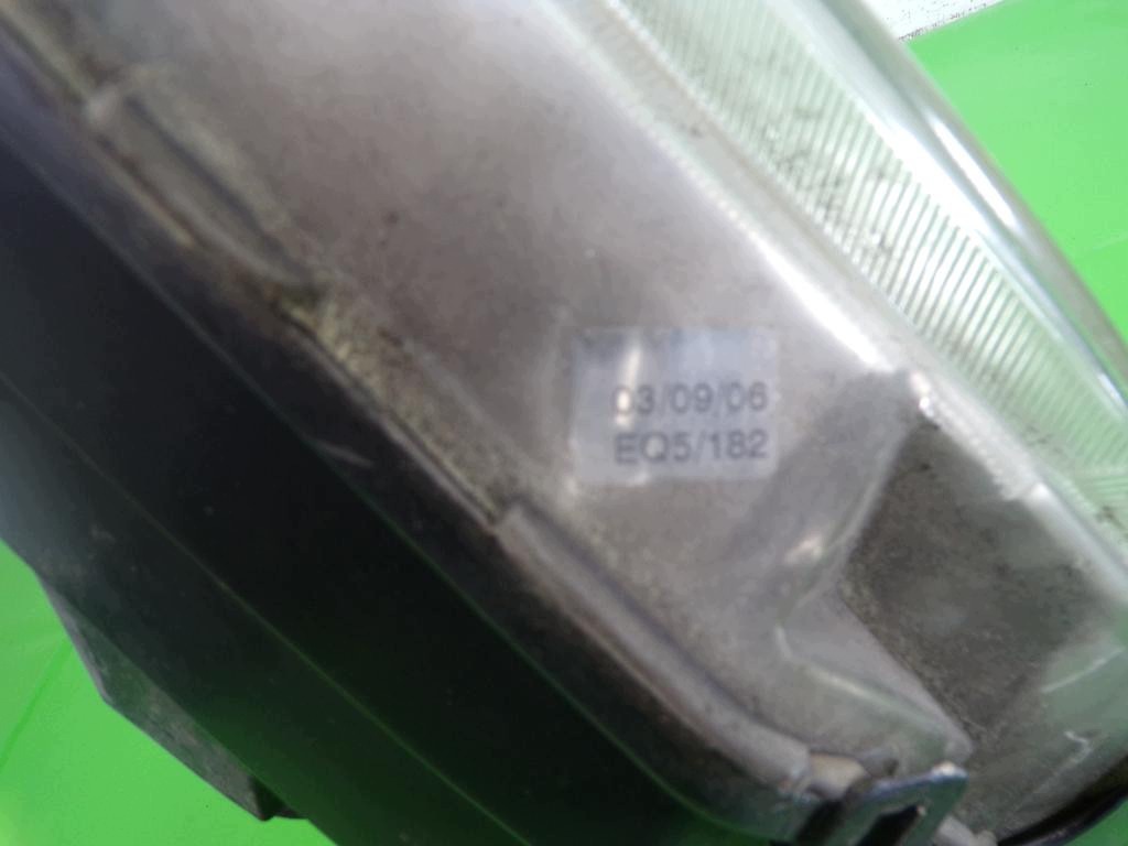 Peugeot 206 etuvalo vasen F-406117- image 7
