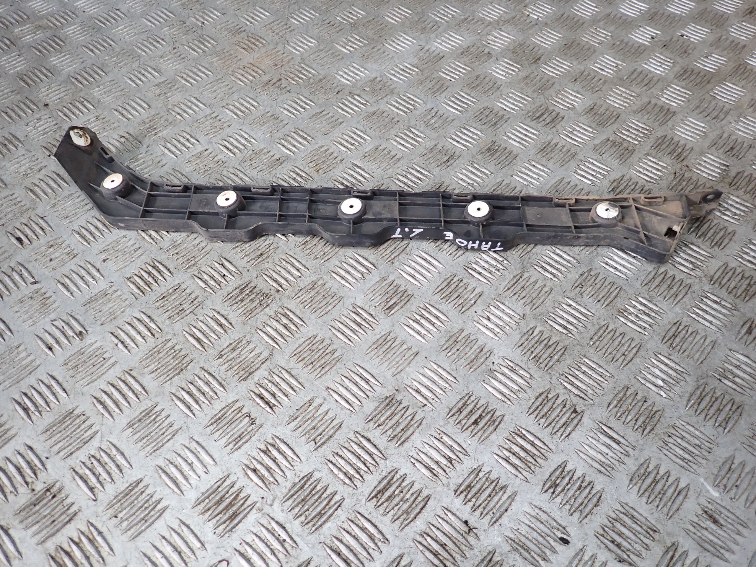 Chevrolet Tahoe Puskurin Liitin Käytetty OEM 84856698