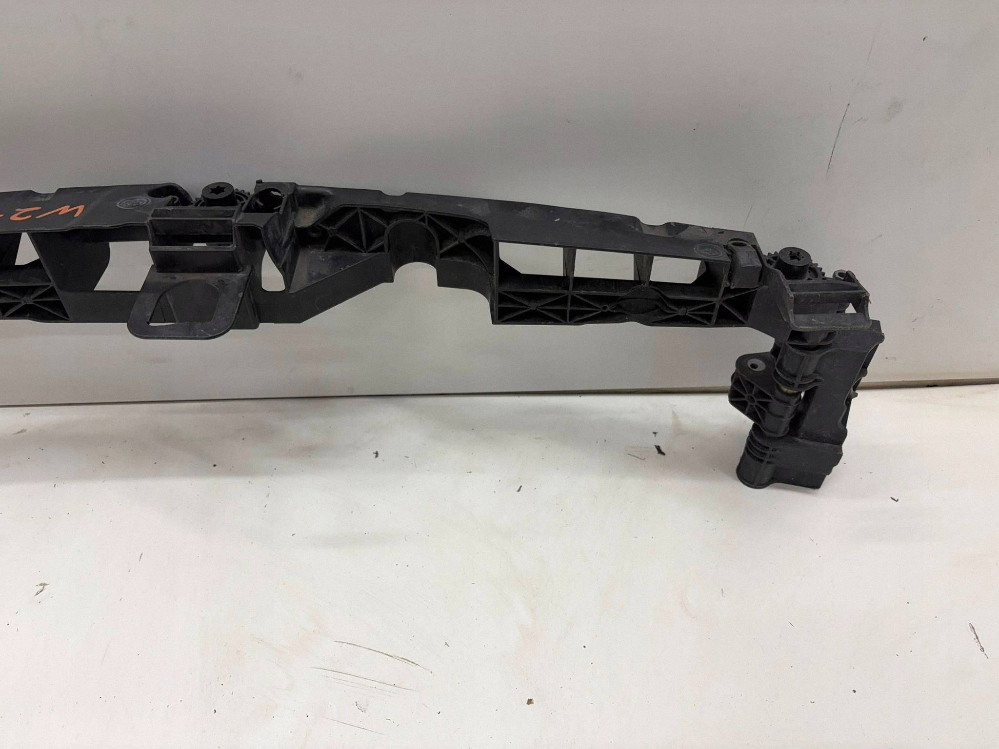 Mercedes E-Class W212 Grille Bracket A2128801403 image 7