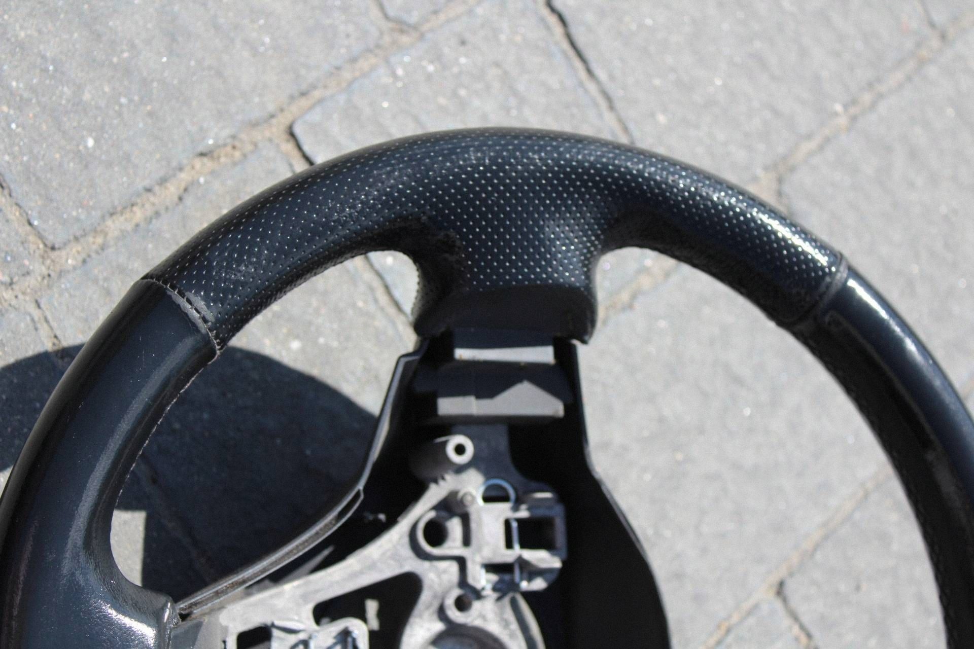Lenkrad Toyota Yaris II gebraucht OEM BGK3237