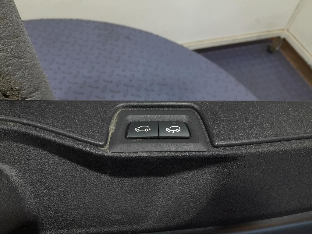 BMW X7 G07 Baklucka Bagagelucka L-347772- image 7
