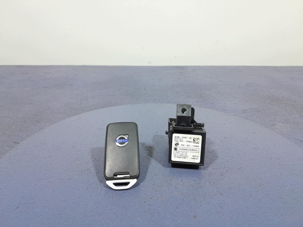 Volvo V40 II virtalukko avain 30659639