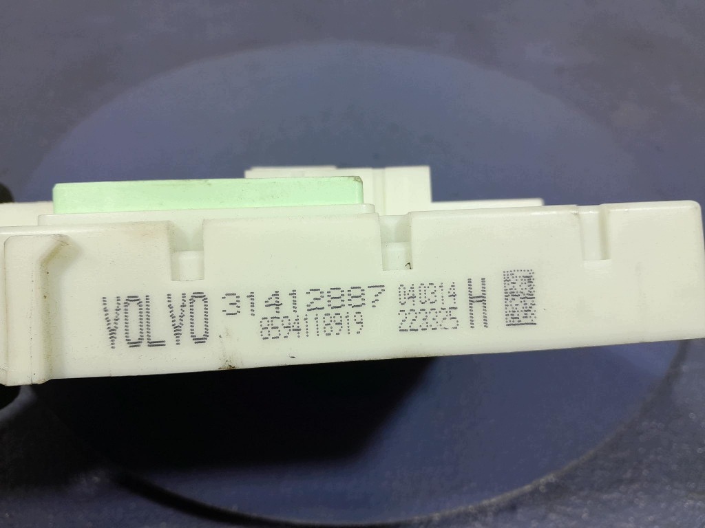 Volvo V40 II Sicherungskasten BSI 31412887 image 4