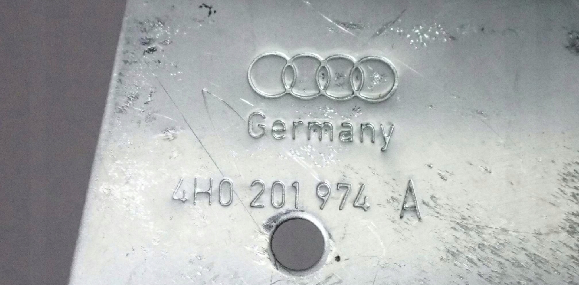 Audi A8 D4 4H 4H0201974A protection carburant image 7