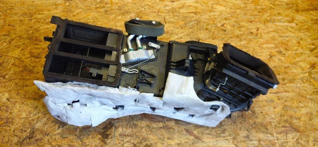 Calefactor Mercedes-Benz ML W163 A1638302562 image 2