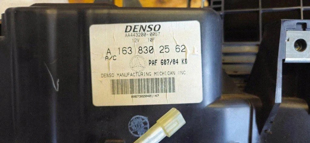 Calefactor Mercedes-Benz ML W163 A1638302562 image 7