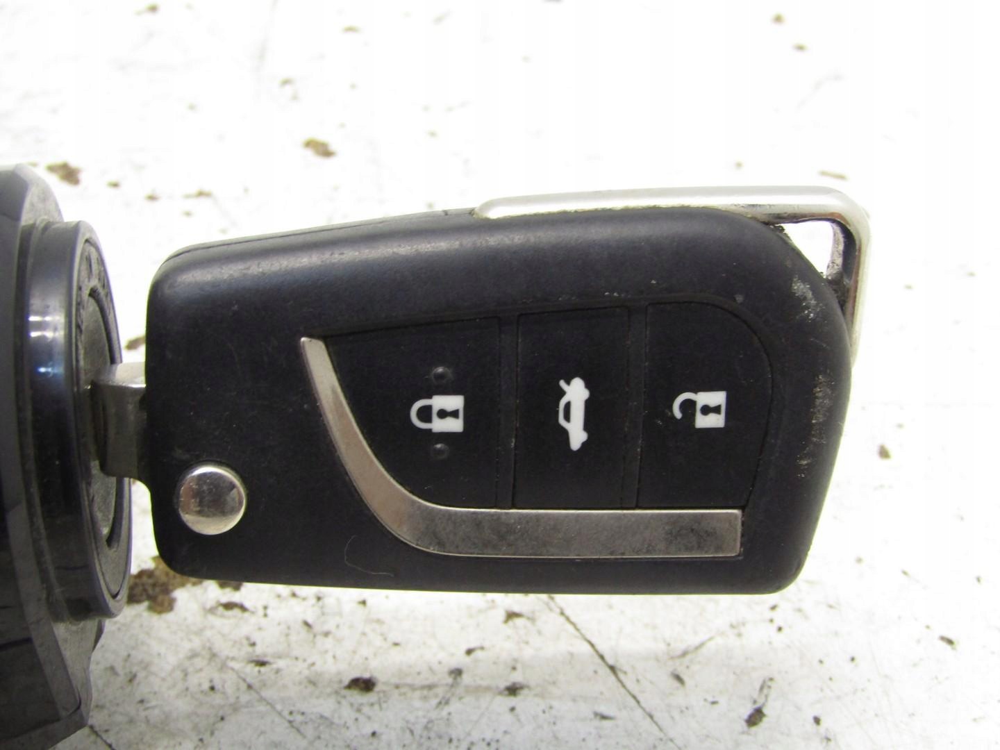 Toyota Auris II Kombi virtalukko 45020-0205 image 4