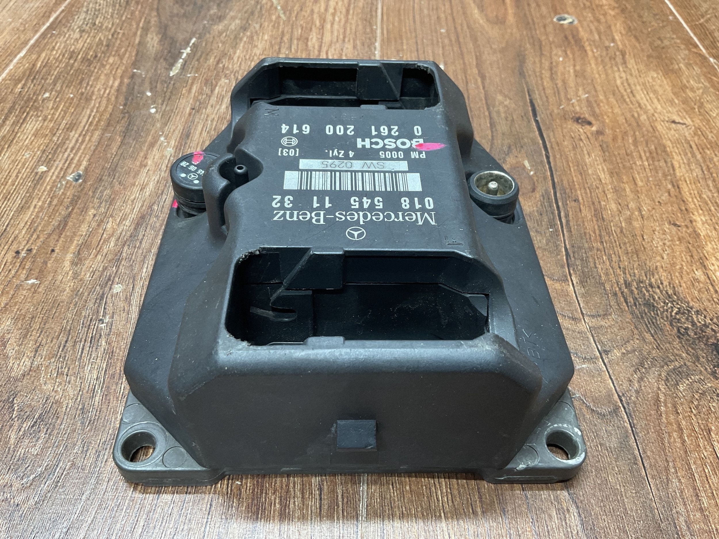 Module d'allumage Mercedes W124 W202 4 cyl. 0185451132 image 3