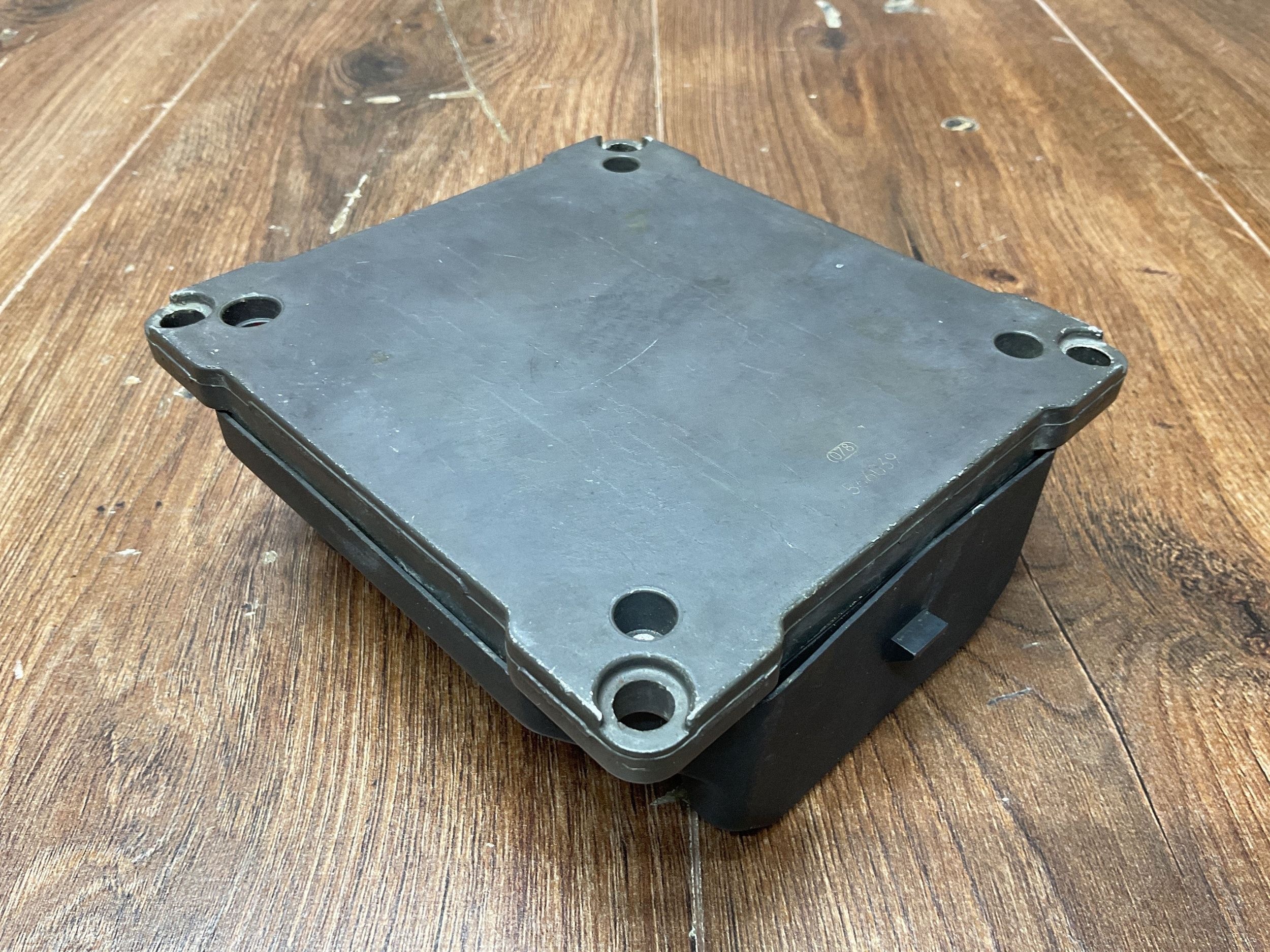 Module d'allumage Mercedes W124 W202 4 cyl. 0185451132 image 7