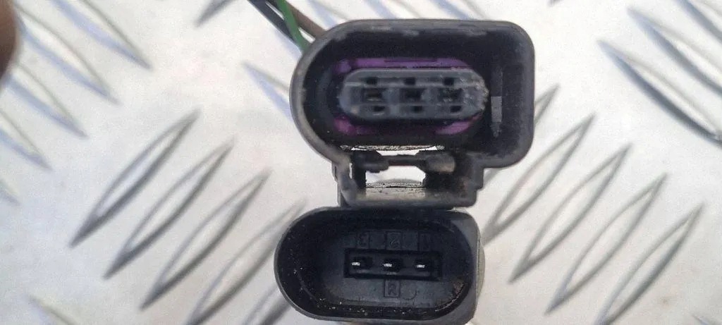 Audi A3 8P VW Golf V AC Pressure Sensor Valve 1K0959126D