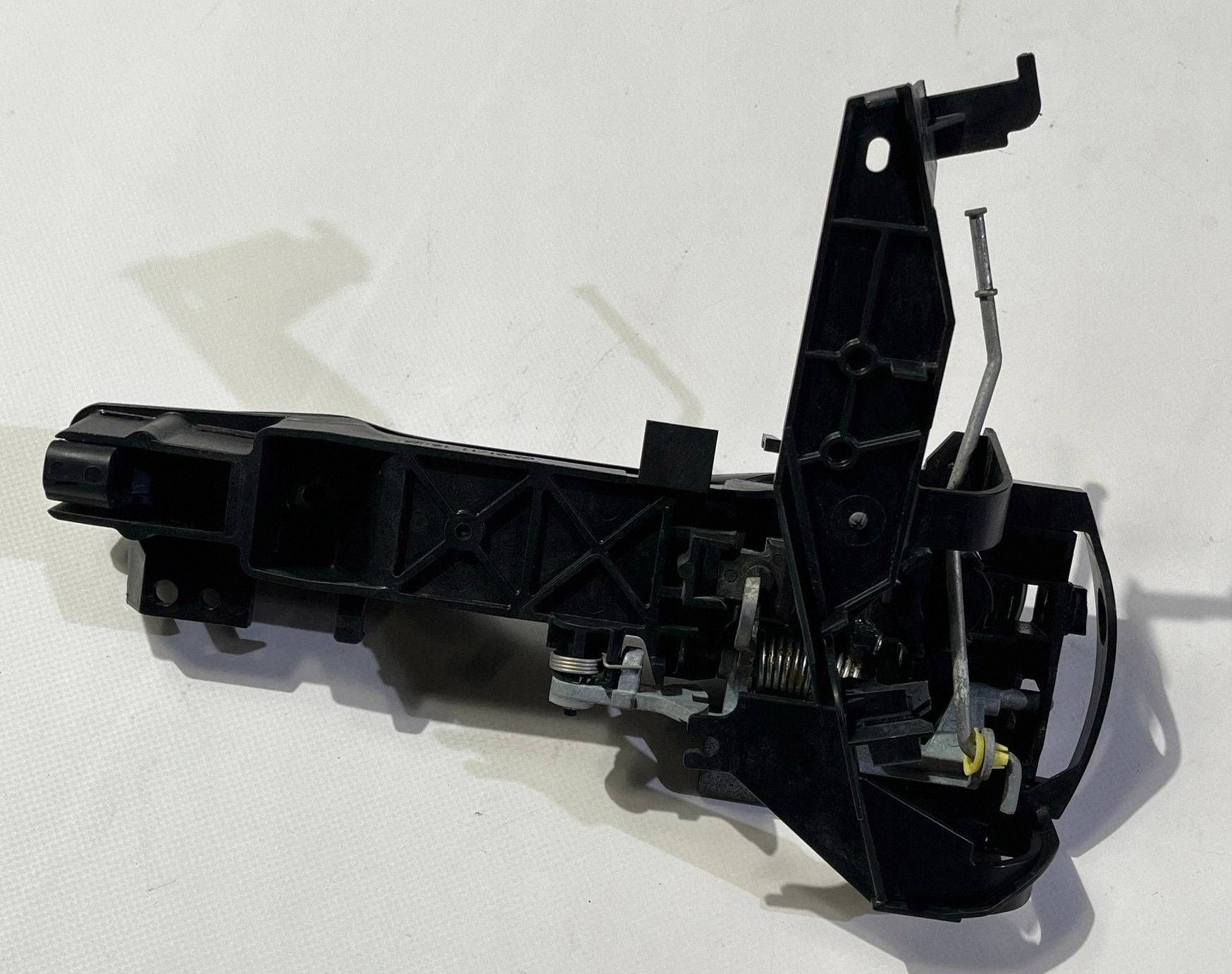 Takaselkänojan kahva Ford Explorer V vasen image 6