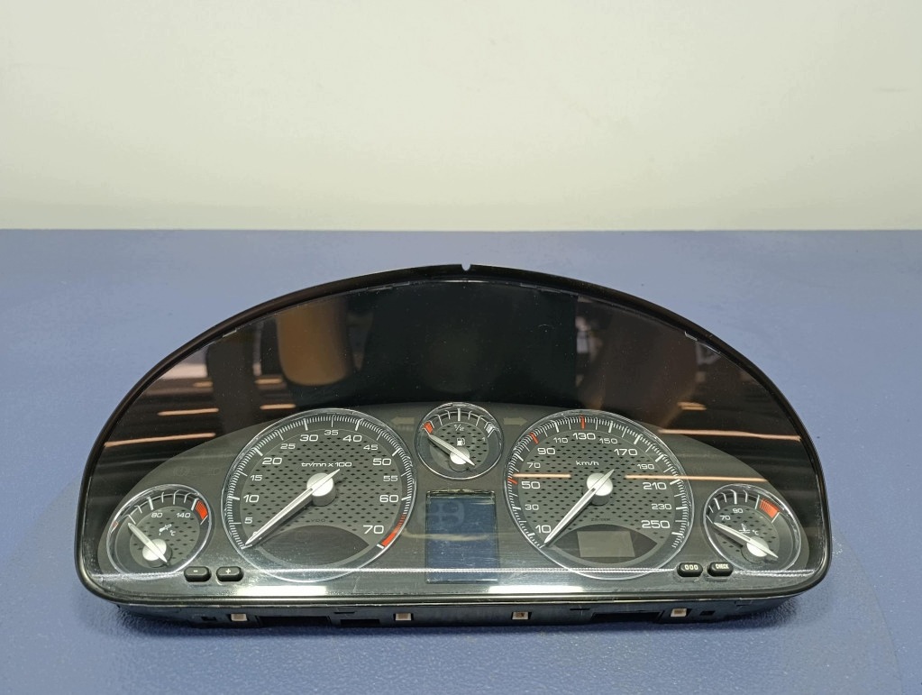 Peugeot 607 3.0 V6 Kombiinstrument 211 PS 9649507080 image 2