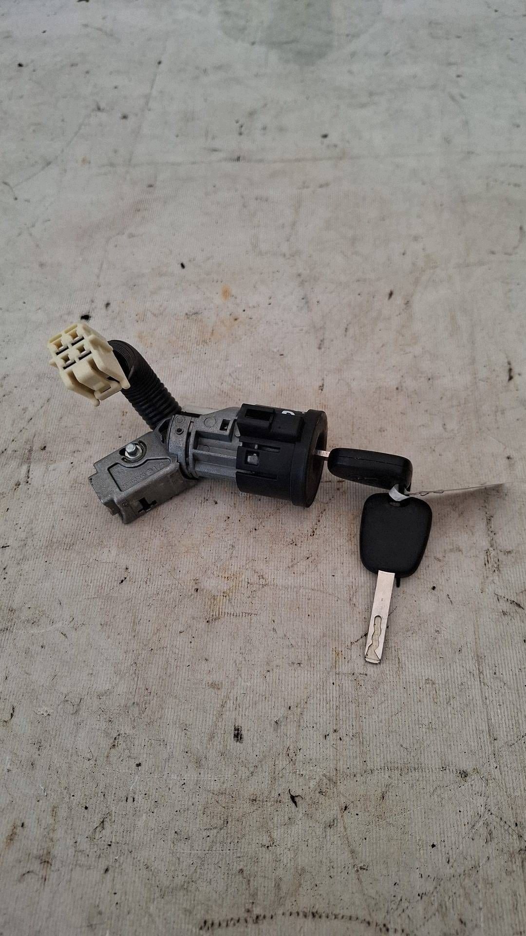 Ignition Switch Peugeot 107 73678312 image 2