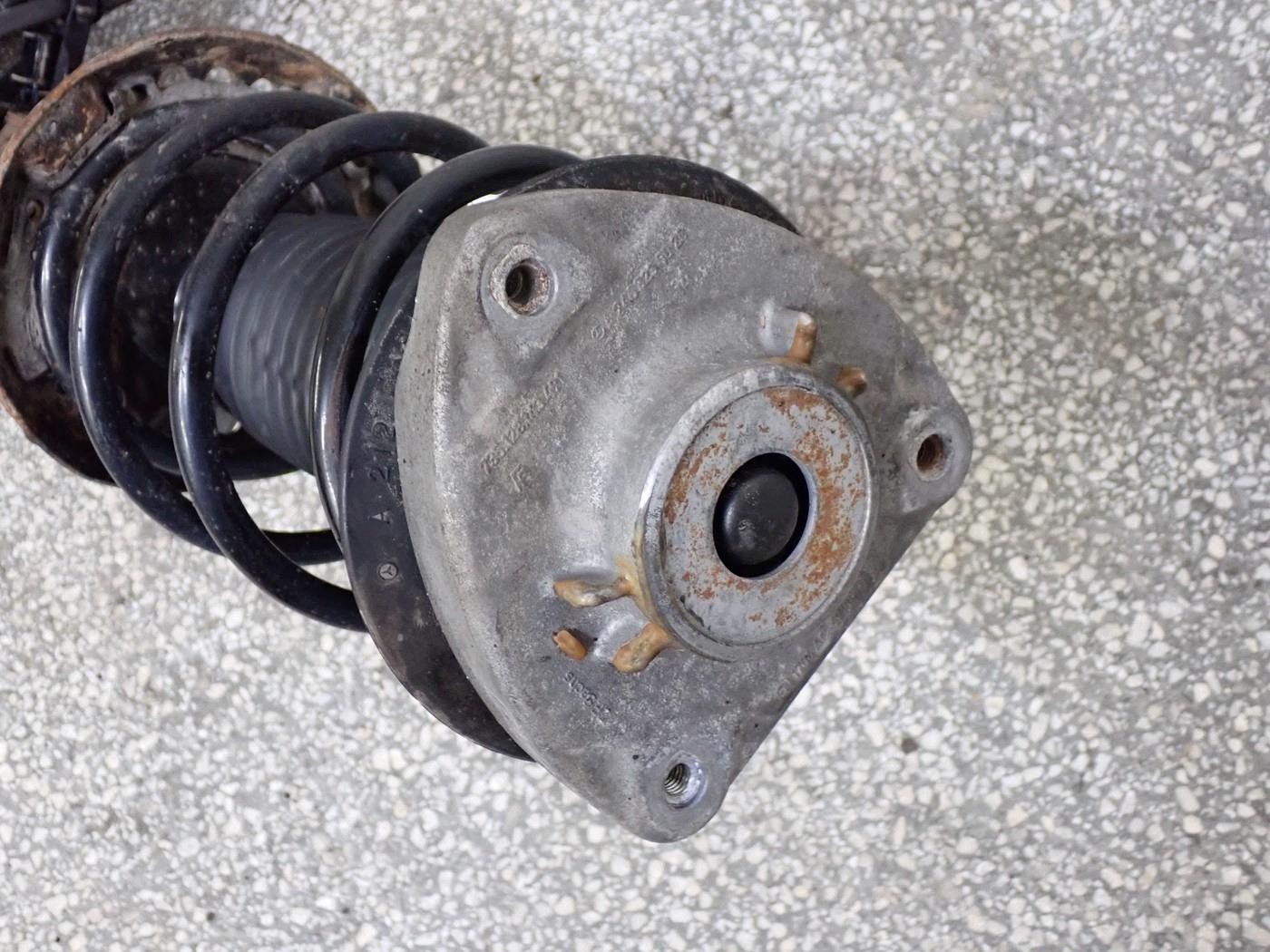 Mercedes A-Class W176 Steering Knuckle A1763201638 image 3