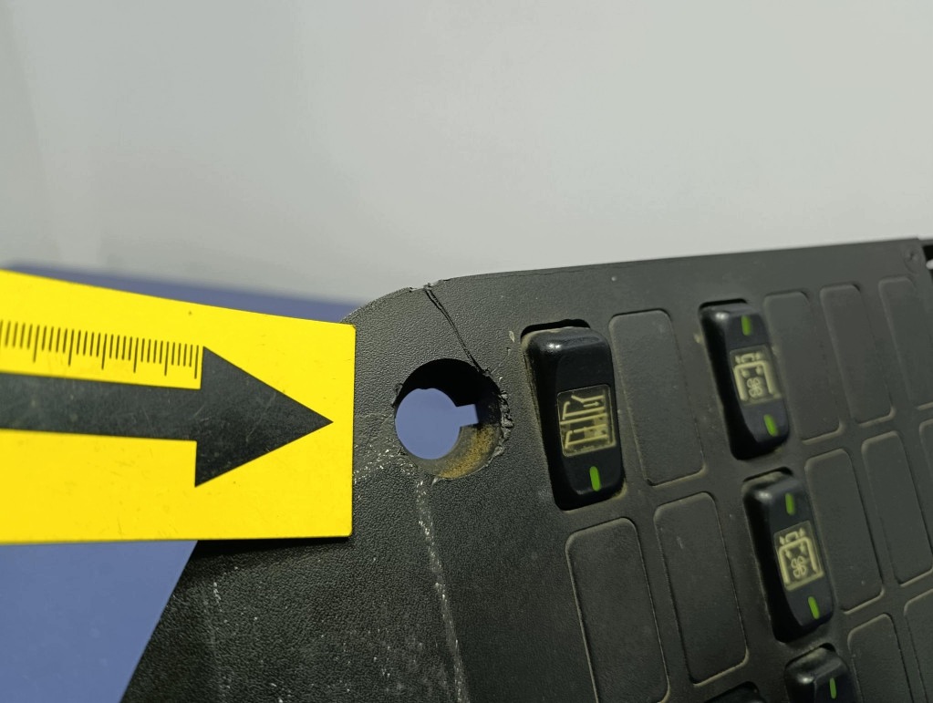 Panel de interruptores Mercedes O303 82-92 usado image 3
