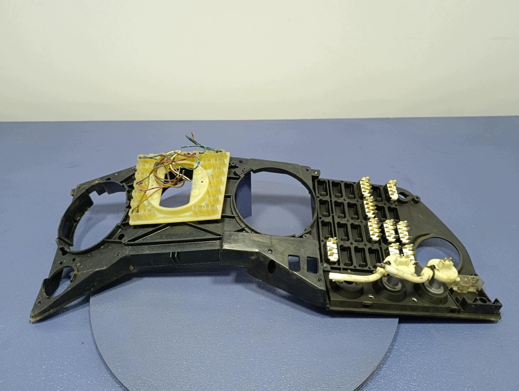 Panel de interruptores Mercedes O303 82-92 usado image 5
