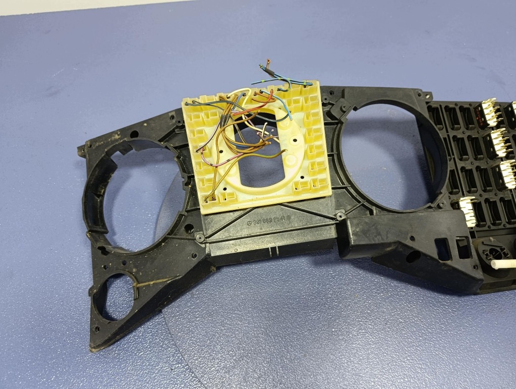 Panel de interruptores Mercedes O303 82-92 usado image 7