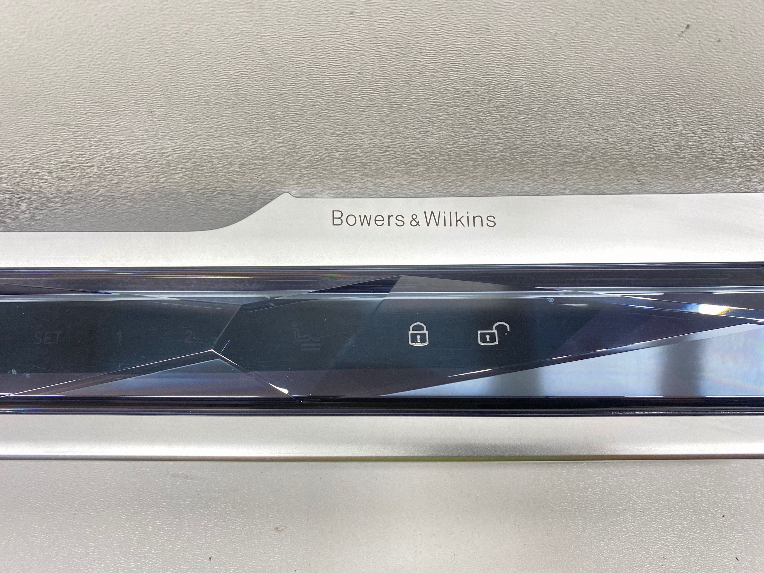 BMW 7 G70 i7 etupaneelin kosketusnäyttö