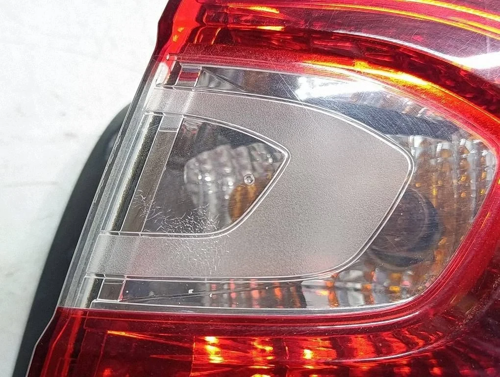 Renault Captur I Rückleuchte Rechts 265502731R image 3