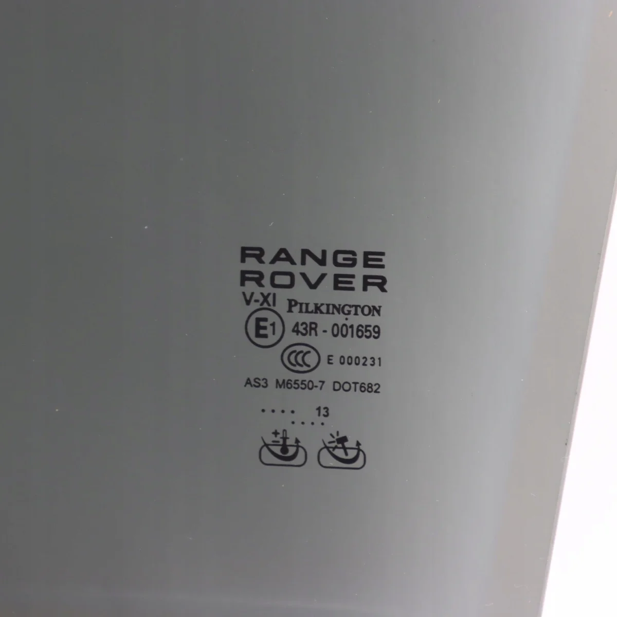 Range Rover L405 takalasin lasi LR034304 image 6