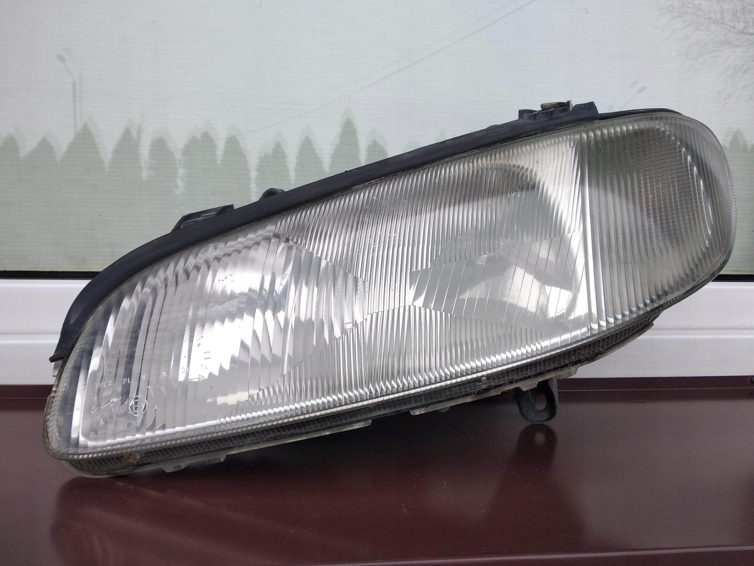 Phare avant gauche Opel Omega B Hella image 3
