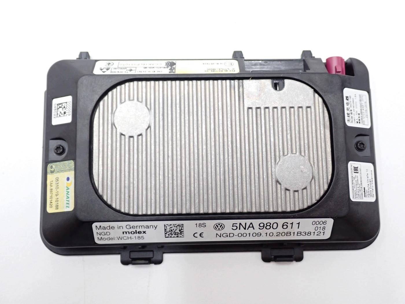 VW Golf VIII 5NA980611 Wireless Charger