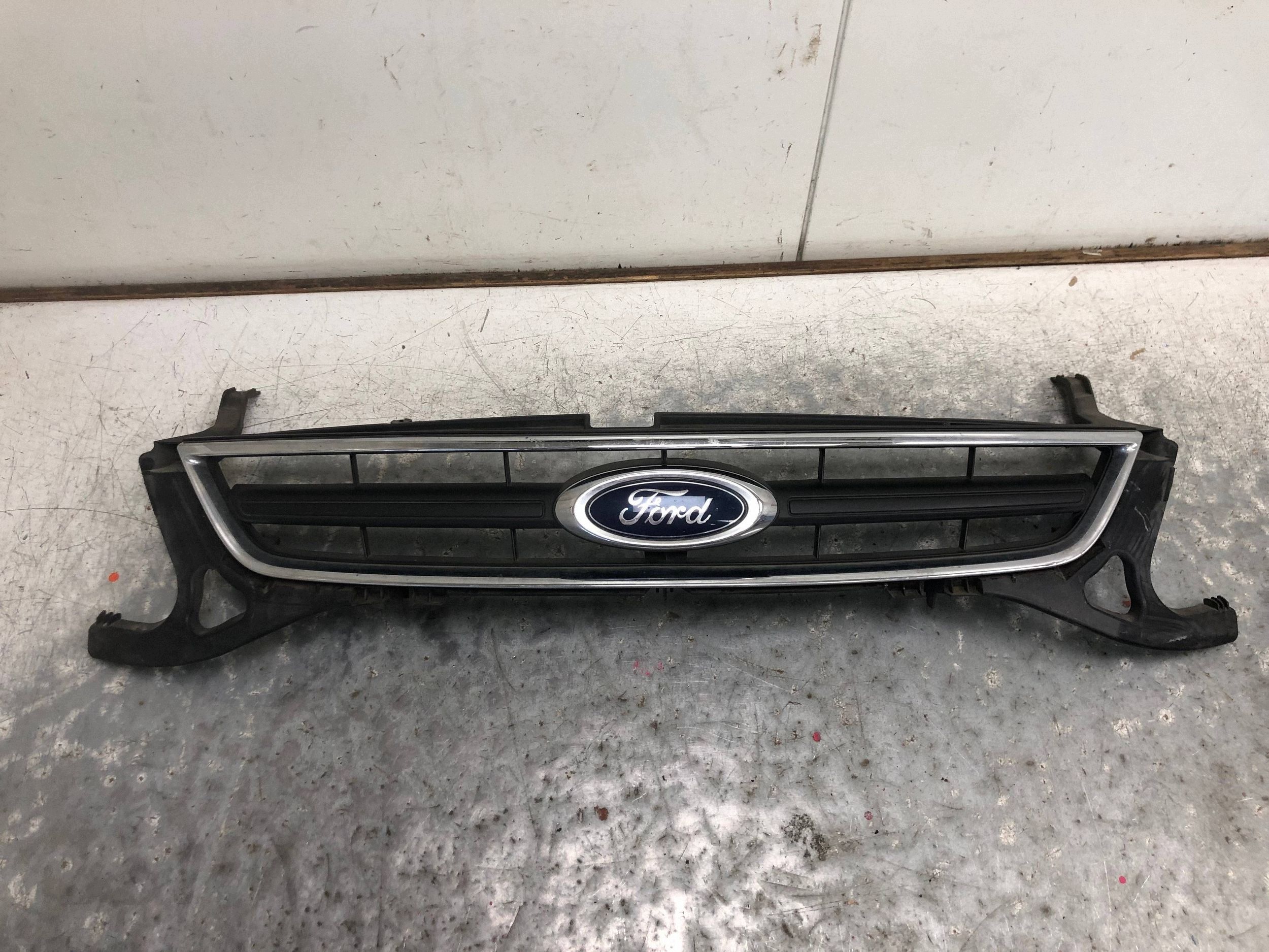 Ford Mondeo MK4 maskin ritilä BS71-8200-A image 2