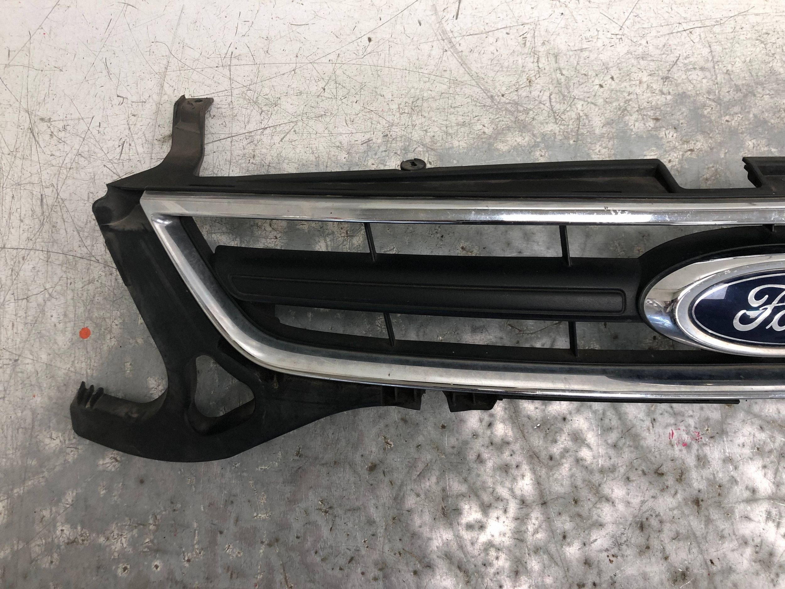 Ford Mondeo MK4 maskin ritilä BS71-8200-A